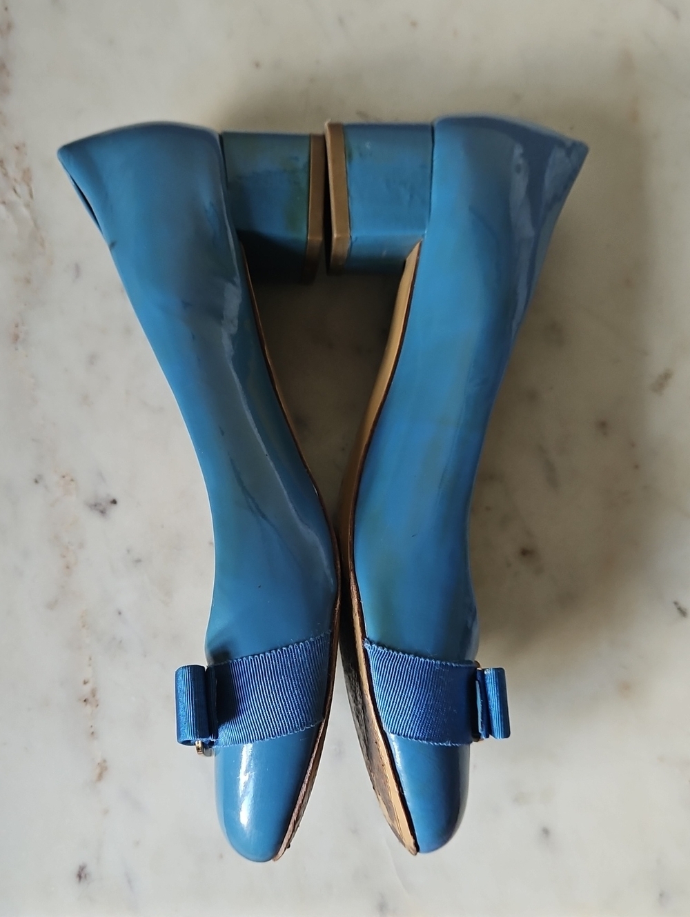 SALVATORE FERRAGAMO: Tiffany Blue Vara Bow Block Heels - Picture 4 of 7